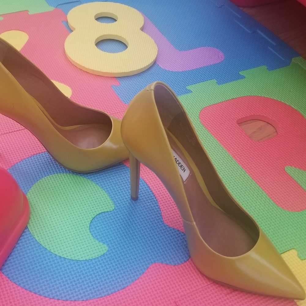 Bright Stiletto Pumps